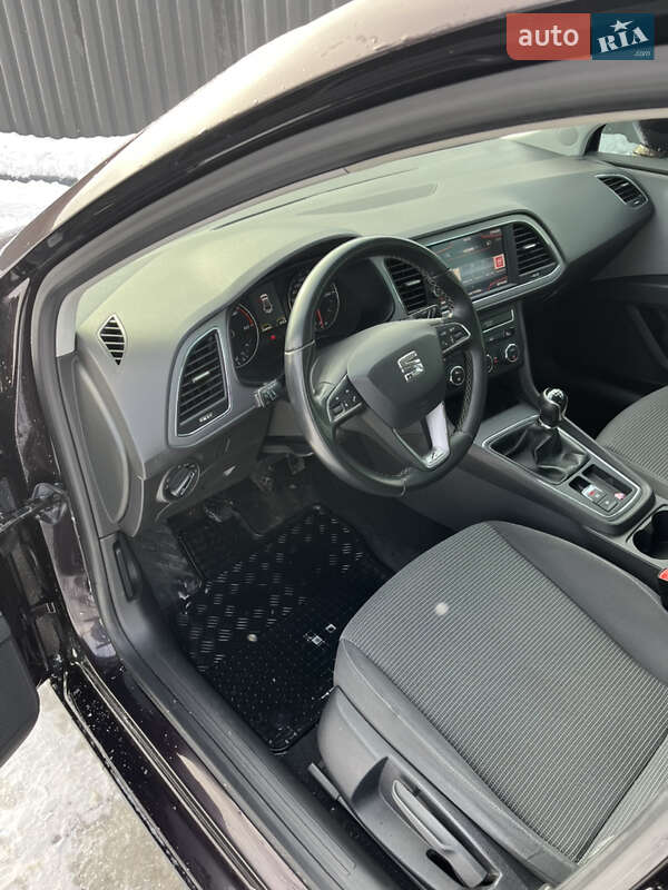 Хэтчбек SEAT Leon 2017 в Киеве