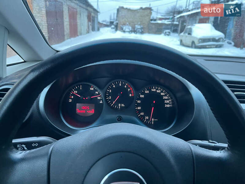 Хэтчбек SEAT Leon 2008 в Киеве