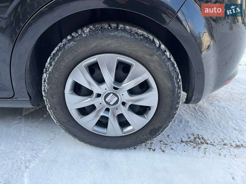 Хэтчбек SEAT Leon 2008 в Киеве