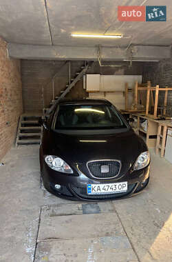 Хэтчбек SEAT Leon 2008 в Киеве