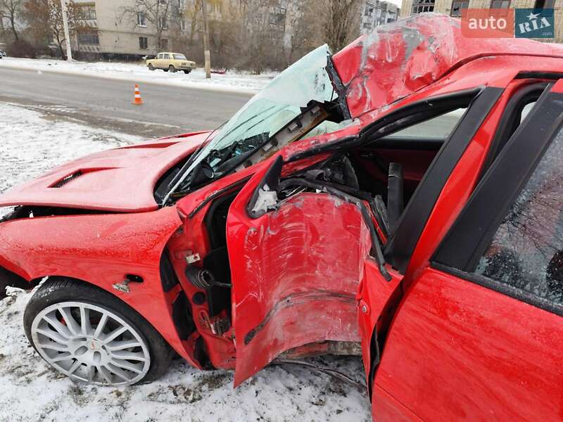 Хэтчбек SEAT Leon 2004 в Николаеве