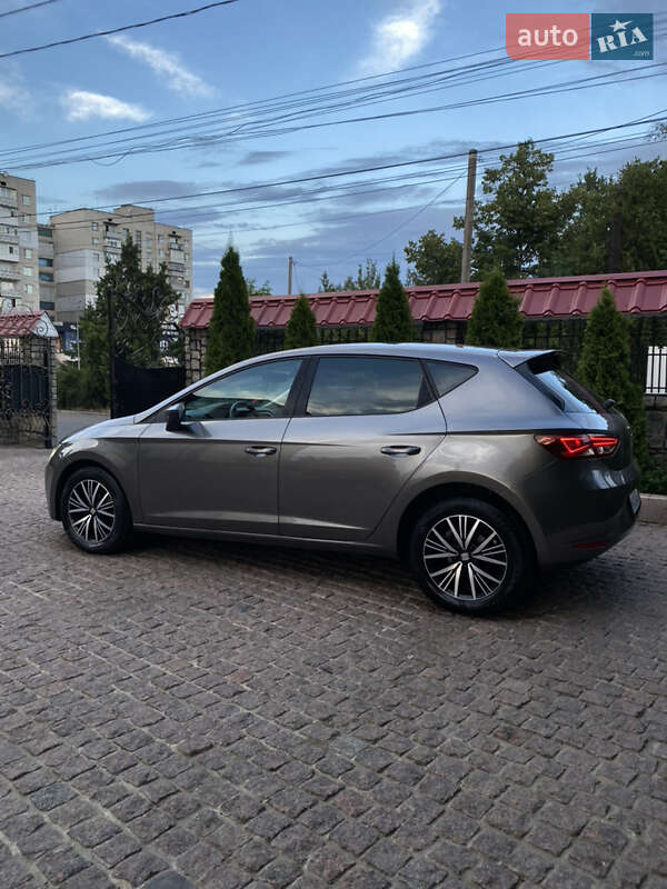 Хэтчбек SEAT Leon 2014 в Первомайске