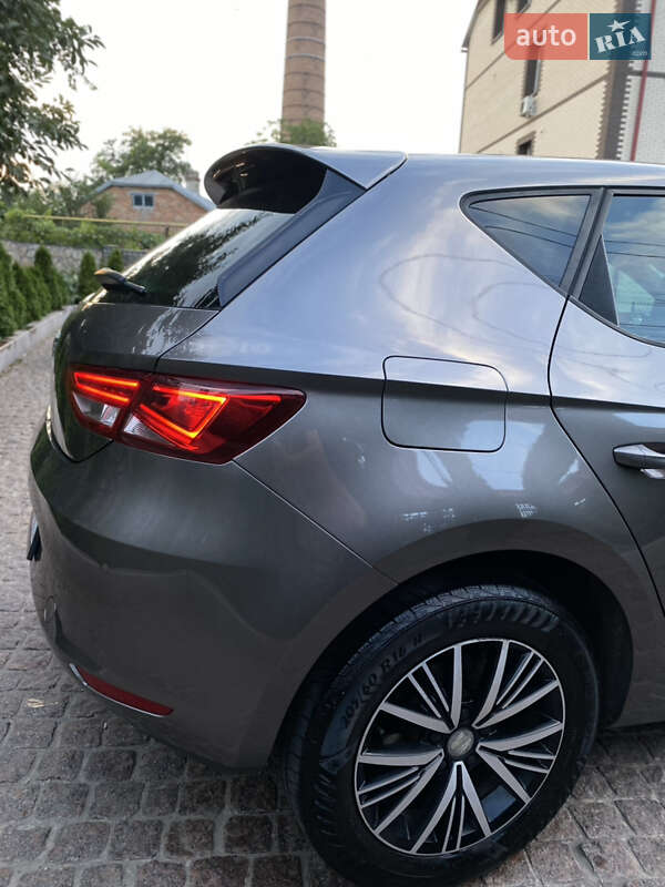 Хэтчбек SEAT Leon 2014 в Первомайске