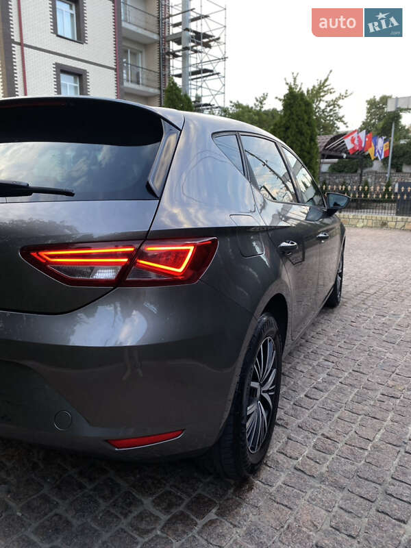 Хэтчбек SEAT Leon 2014 в Первомайске