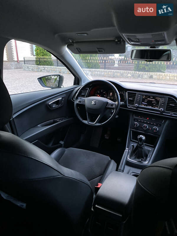 Хэтчбек SEAT Leon 2014 в Первомайске