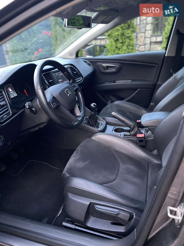 Хэтчбек SEAT Leon 2014 в Первомайске