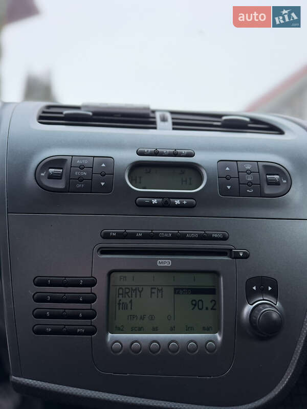 Хэтчбек SEAT Leon 2006 в Луцке