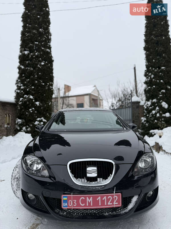 Хэтчбек SEAT Leon 2006 в Луцке