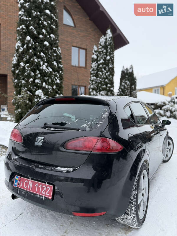 Хэтчбек SEAT Leon 2006 в Луцке