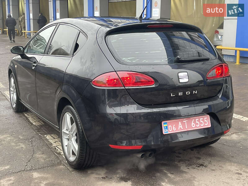 Хэтчбек SEAT Leon 2007 в Житомире
