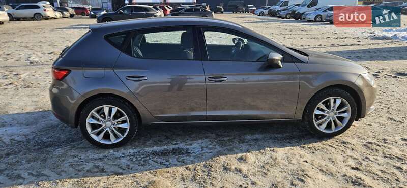 Хэтчбек SEAT Leon 2016 в Киеве