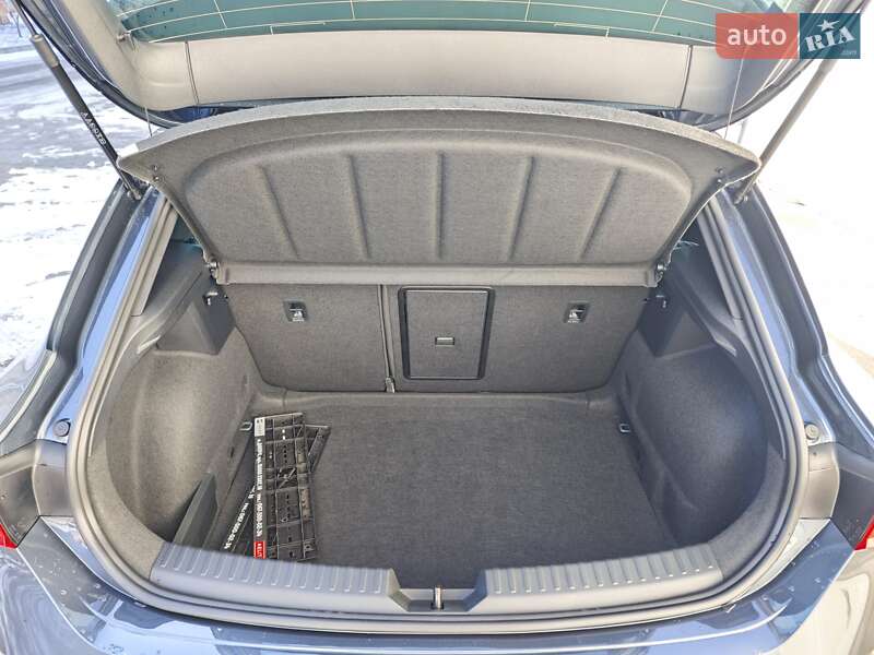 Хэтчбек SEAT Leon 2025 в Кропивницком фото 23 Хэтчбек SEAT Leon 2025 в Кропивницком