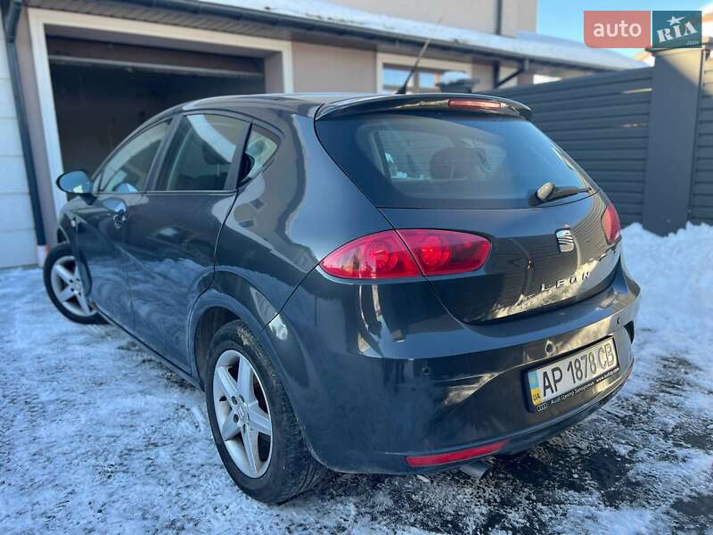 Хэтчбек SEAT Leon 2011 в Львове