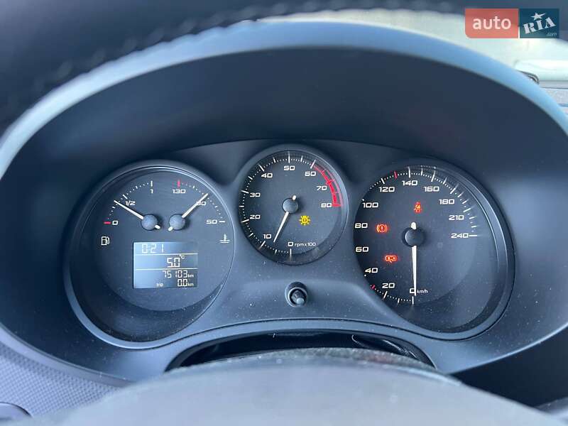 Хэтчбек SEAT Leon 2011 в Львове