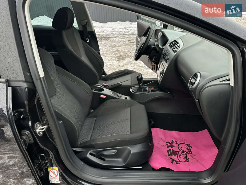 Хетчбек SEAT Leon 2009 в Кам'янському