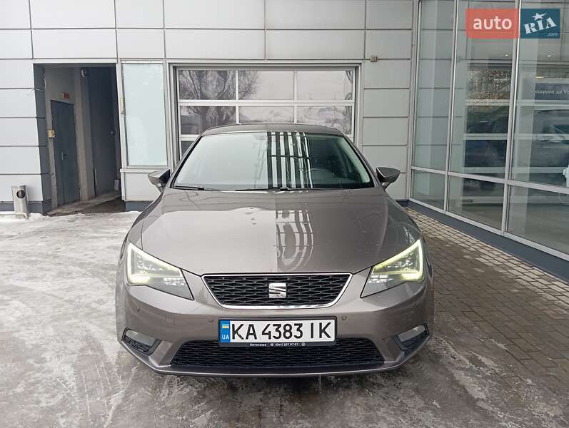 Хэтчбек SEAT Leon 2015 в Киеве