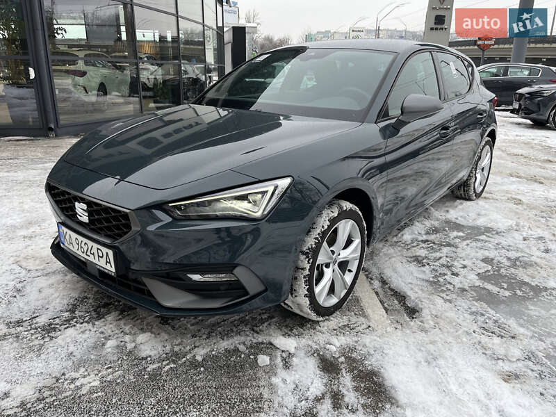 Хэтчбек SEAT Leon 2025 в Киеве фото Хэтчбек SEAT Leon 2025 в Киеве