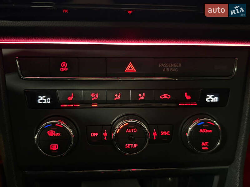 Хетчбек SEAT Leon 2015 в Києві