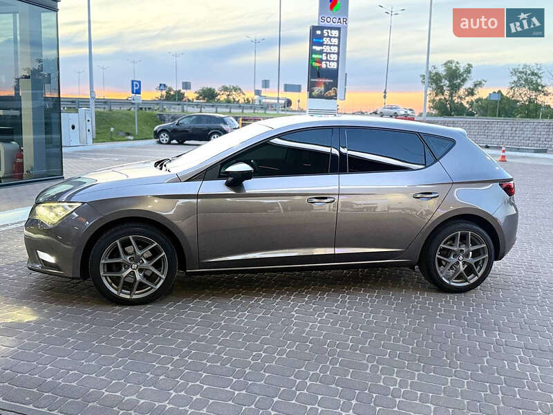 Хетчбек SEAT Leon 2015 в Києві