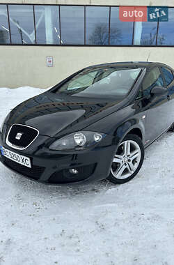 Хэтчбек SEAT Leon 2011 в Львове