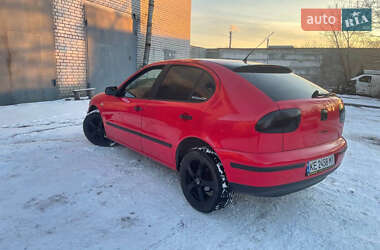 Хэтчбек SEAT Leon 2000 в Днепре
