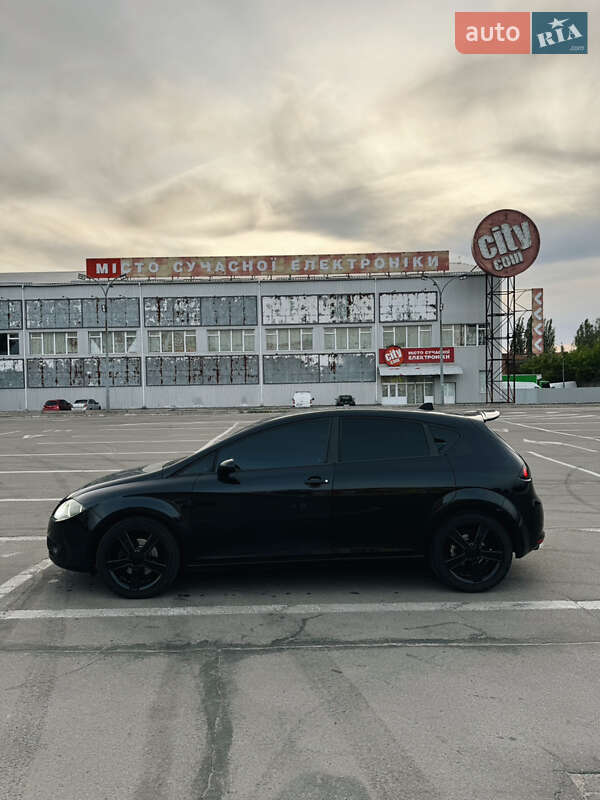 Хэтчбек SEAT Leon 2006 в Полтаве