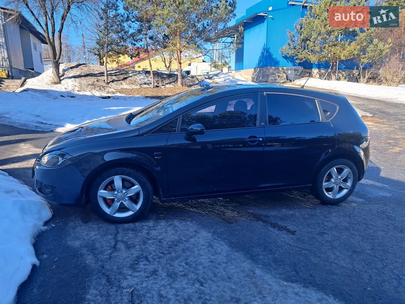 Хэтчбек SEAT Leon 2008 в Ровно