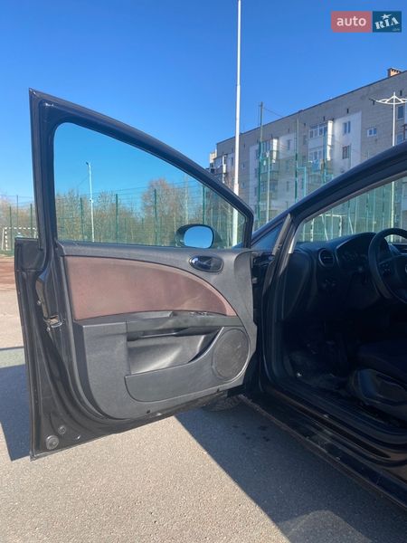 Хэтчбек SEAT Leon 2006 в Коростене