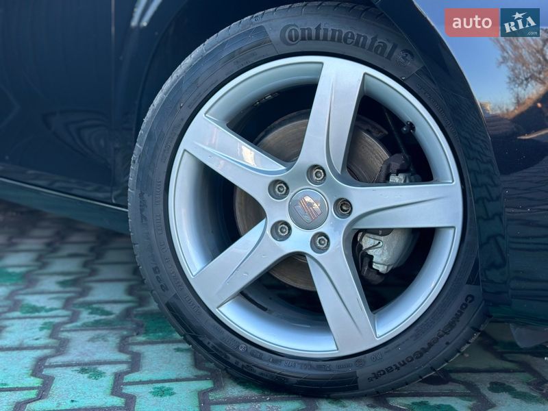 Хэтчбек SEAT Leon 2010 в Каменском