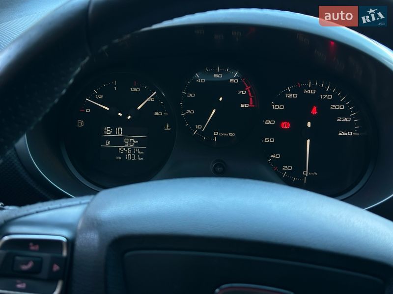 Хэтчбек SEAT Leon 2010 в Каменском