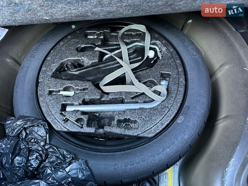 Хэтчбек SEAT Leon 2010 в Каменском