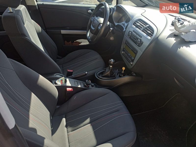 Хэтчбек SEAT Leon 2011 в Хмельницком