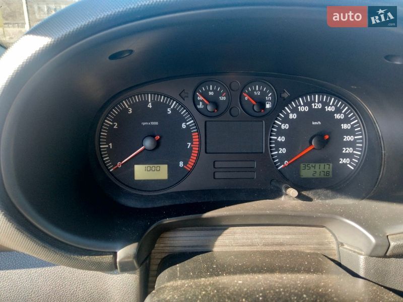 Хетчбек SEAT Leon 2003 в Дніпрі