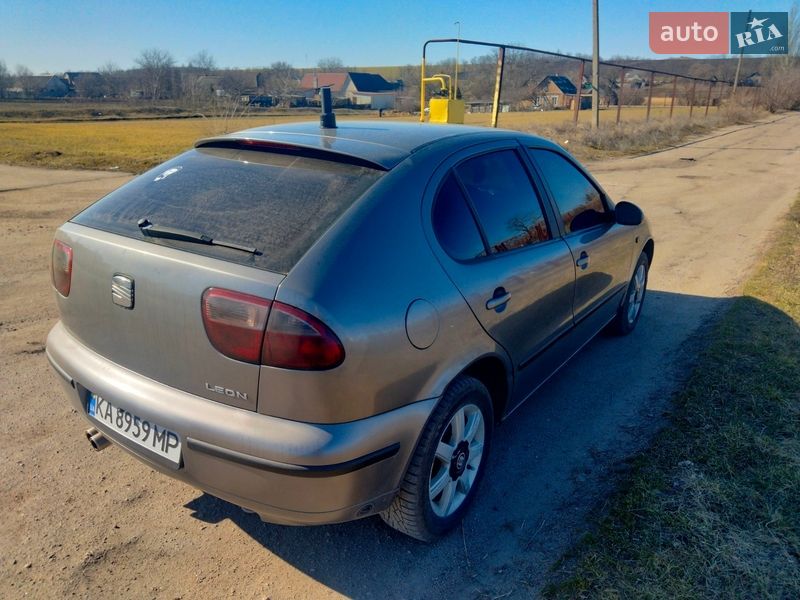 Хетчбек SEAT Leon 2003 в Дніпрі