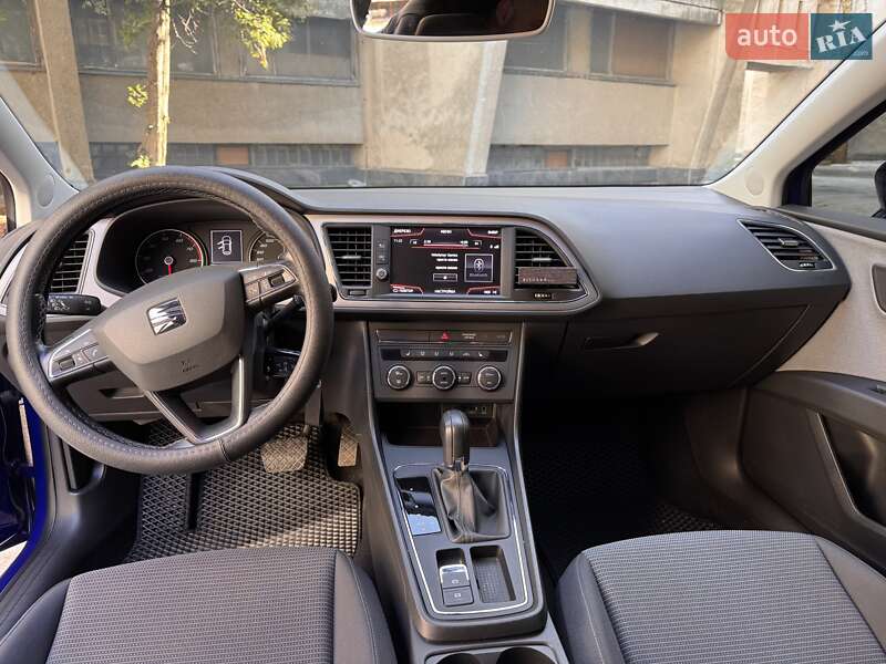Хэтчбек SEAT Leon 2017 в Киеве