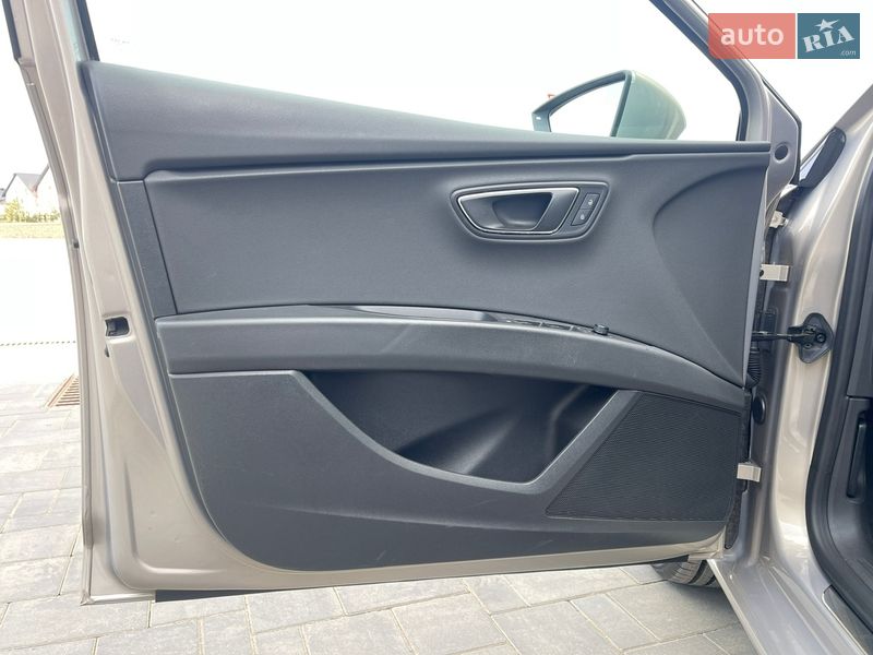 Хэтчбек SEAT Leon 2014 в Луцке