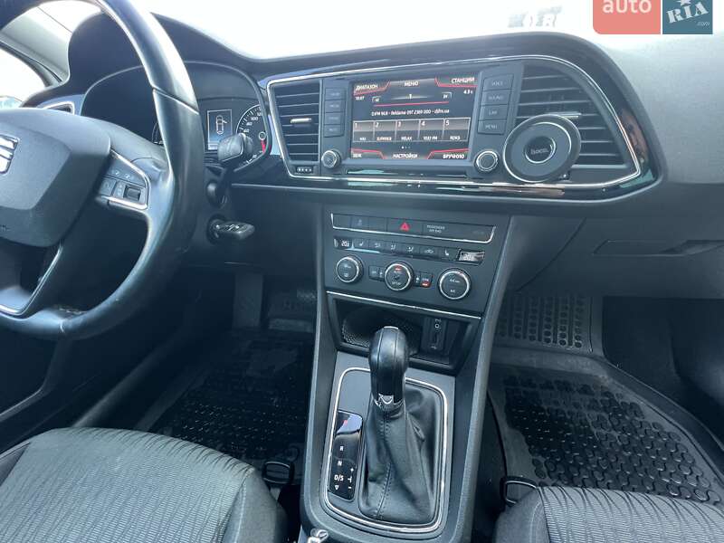 Хэтчбек SEAT Leon 2016 в Киеве