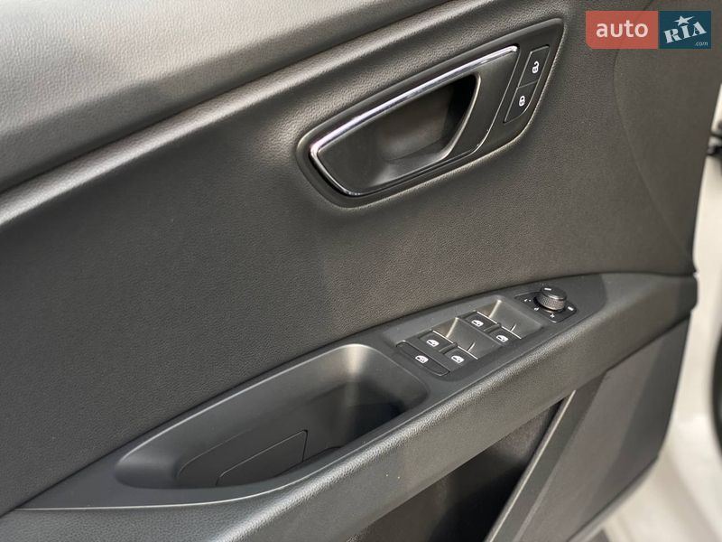 Хэтчбек SEAT Leon 2016 в Днепре