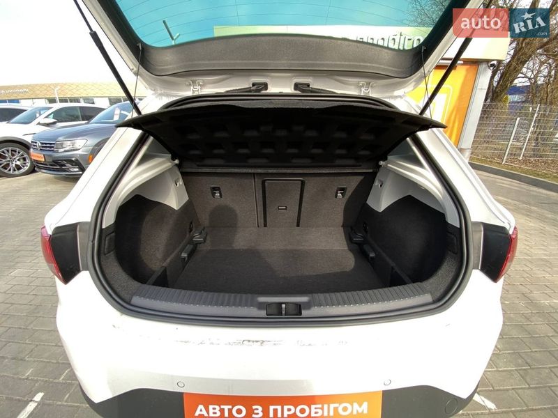 Хэтчбек SEAT Leon 2016 в Днепре