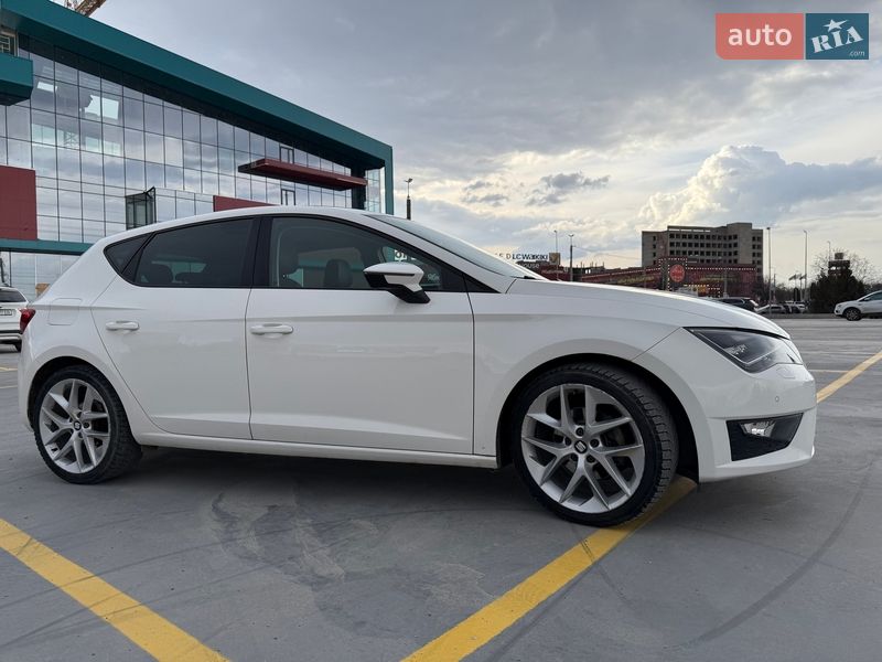 Хэтчбек SEAT Leon 2014 в Тернополе