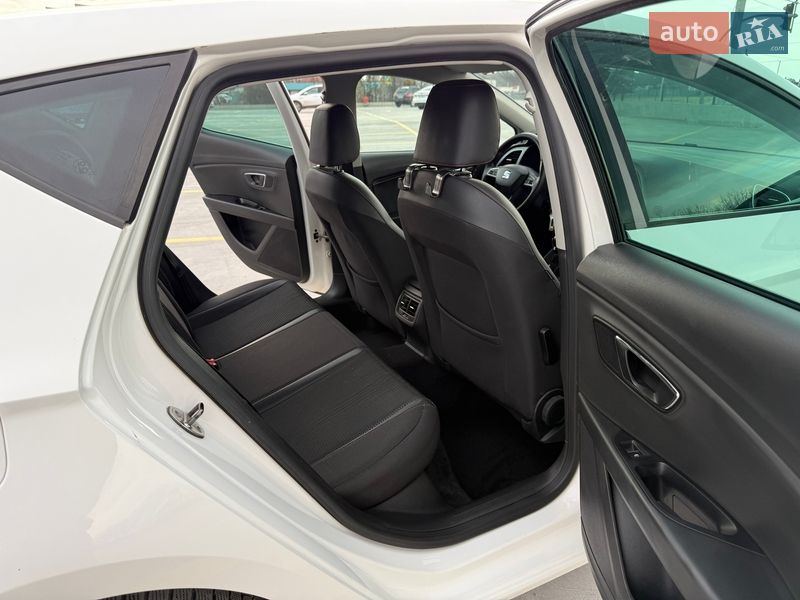 Хэтчбек SEAT Leon 2014 в Тернополе