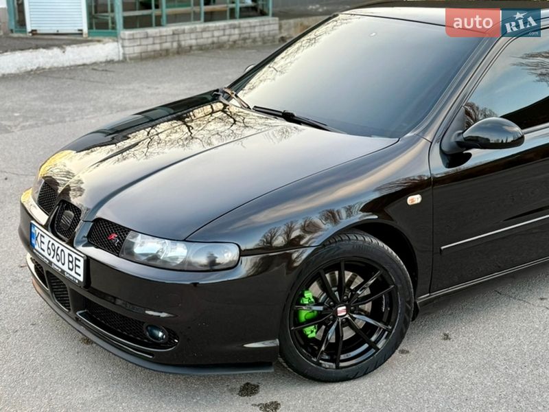 Хэтчбек SEAT Leon 2004 в Днепре