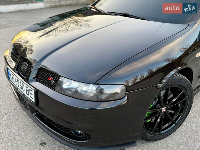 Хэтчбек SEAT Leon 2004 в Днепре