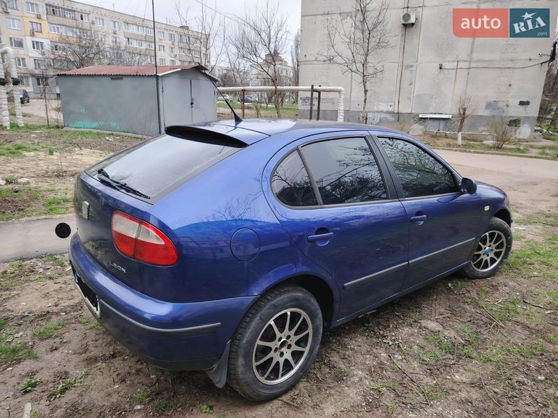 Хетчбек SEAT Leon 2003 в Павлограді