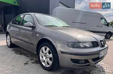 Хэтчбек SEAT Leon 2004 в Запорожье