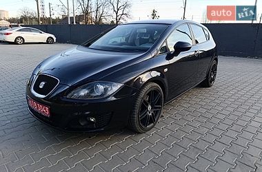 Хэтчбек SEAT Leon 2010 в Киеве