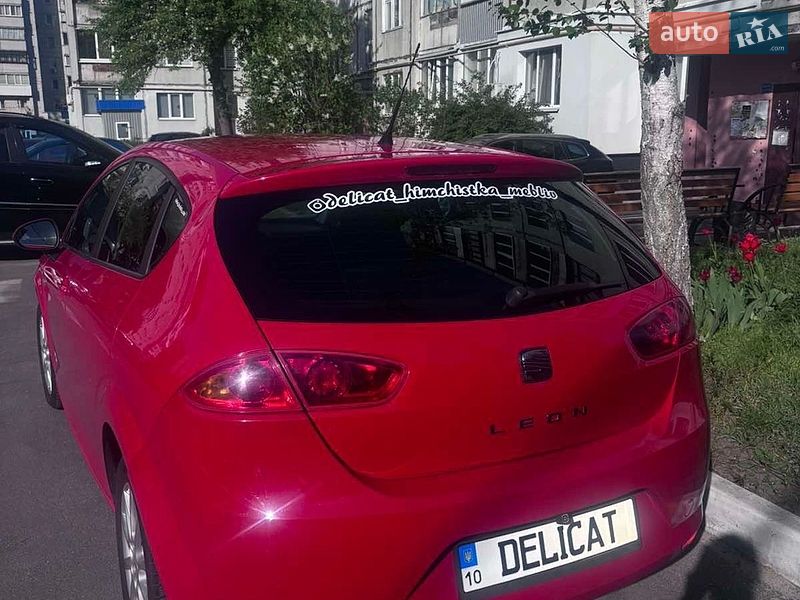 Хэтчбек SEAT Leon 2011 в Обухове