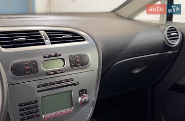 Хэтчбек SEAT Leon 2006 в Стрые