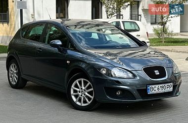 Хэтчбек SEAT Leon 2011 в Львове