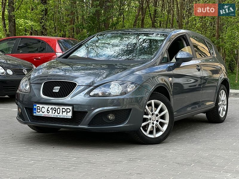 Хэтчбек SEAT Leon 2011 в Львове